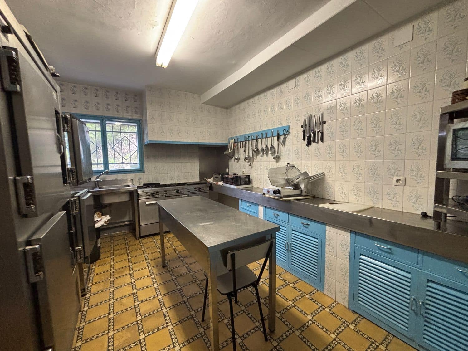 4 soveværelse Restaurant/Bar til salg i Flix med garage - € 350.000 (Ref: 9242620)