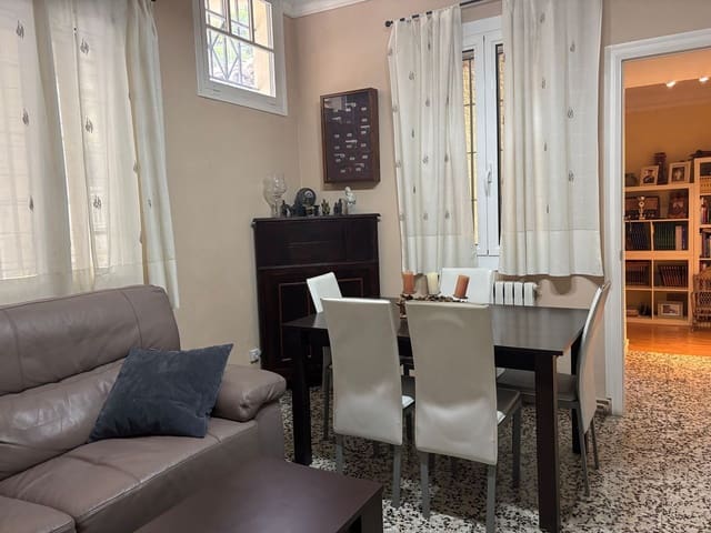 4 bedroom Restaurant/Bar for sale in Flix with garage - € 350,000 (Ref: 9242620)