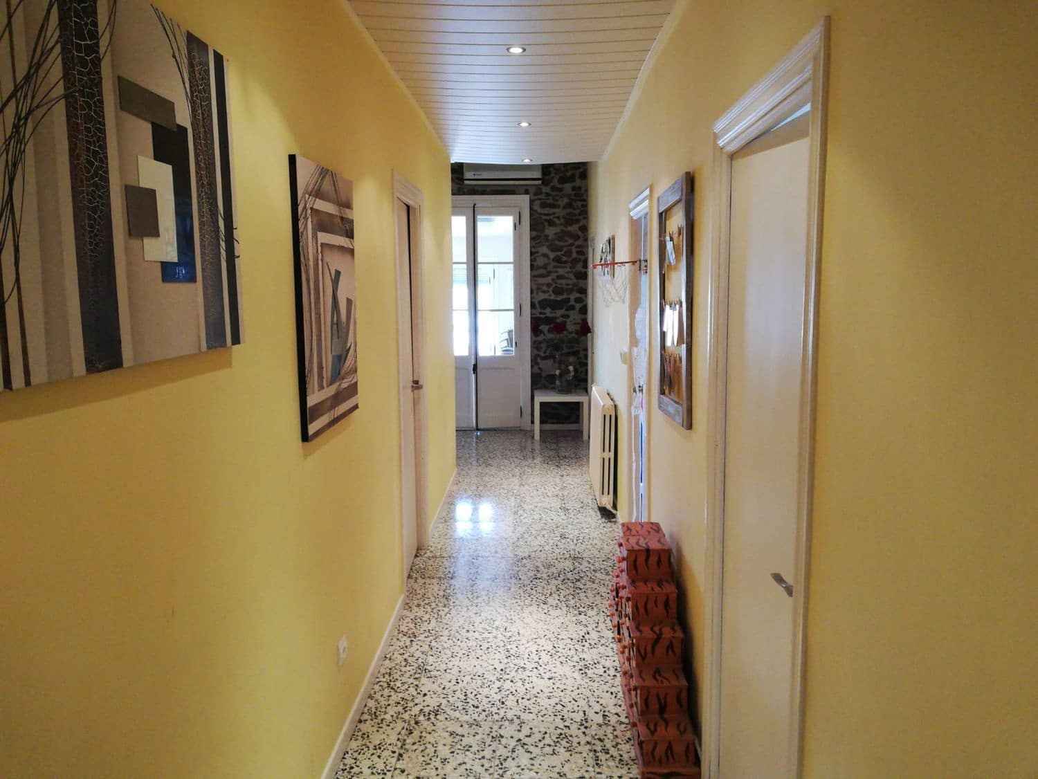 4 soveværelse Restaurant/Bar til salg i Flix med garage - € 350.000 (Ref: 9242620)