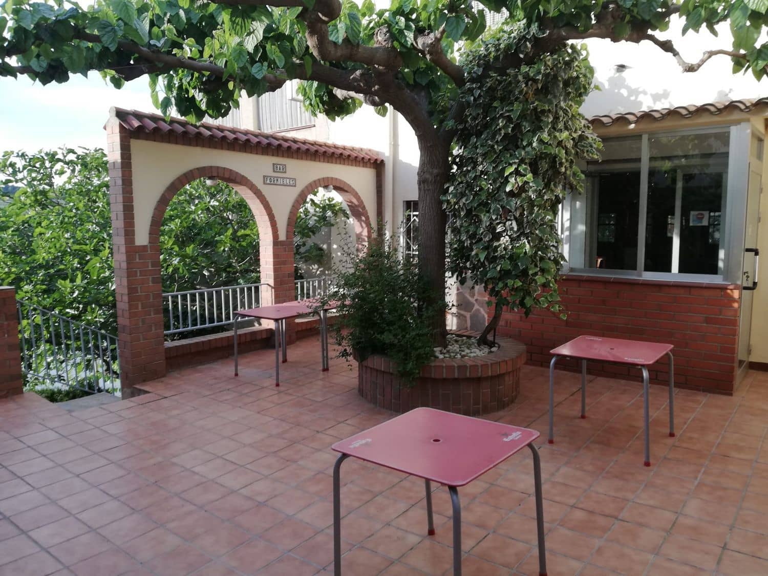 4 soveværelse Restaurant/Bar til salg i Flix med garage - € 350.000 (Ref: 9242620)