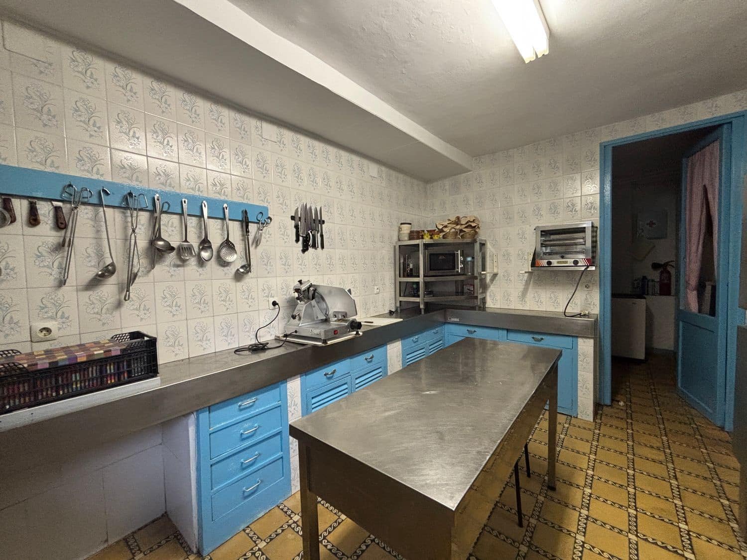 4 soveværelse Restaurant/Bar til salg i Flix med garage - € 350.000 (Ref: 9242620)