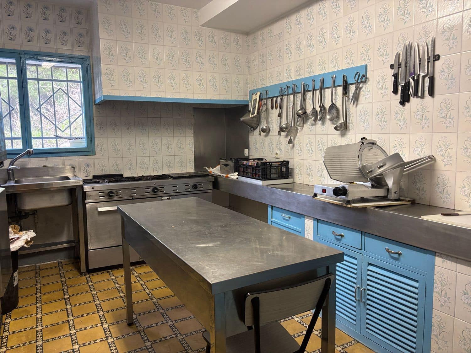 4 soveværelse Restaurant/Bar til salg i Flix med garage - € 350.000 (Ref: 9242620)