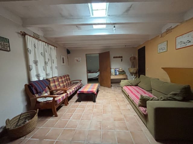 2 soveværelse Finca/Landehus til salg i El Masroig med swimmingpool garage - € 85.000 (Ref: 9248501)