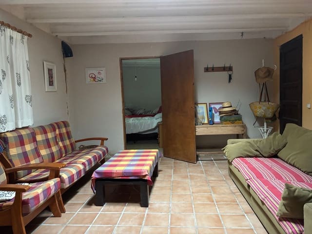 2 soveværelse Finca/Landehus til salg i El Masroig med swimmingpool garage - € 85.000 (Ref: 9248501)