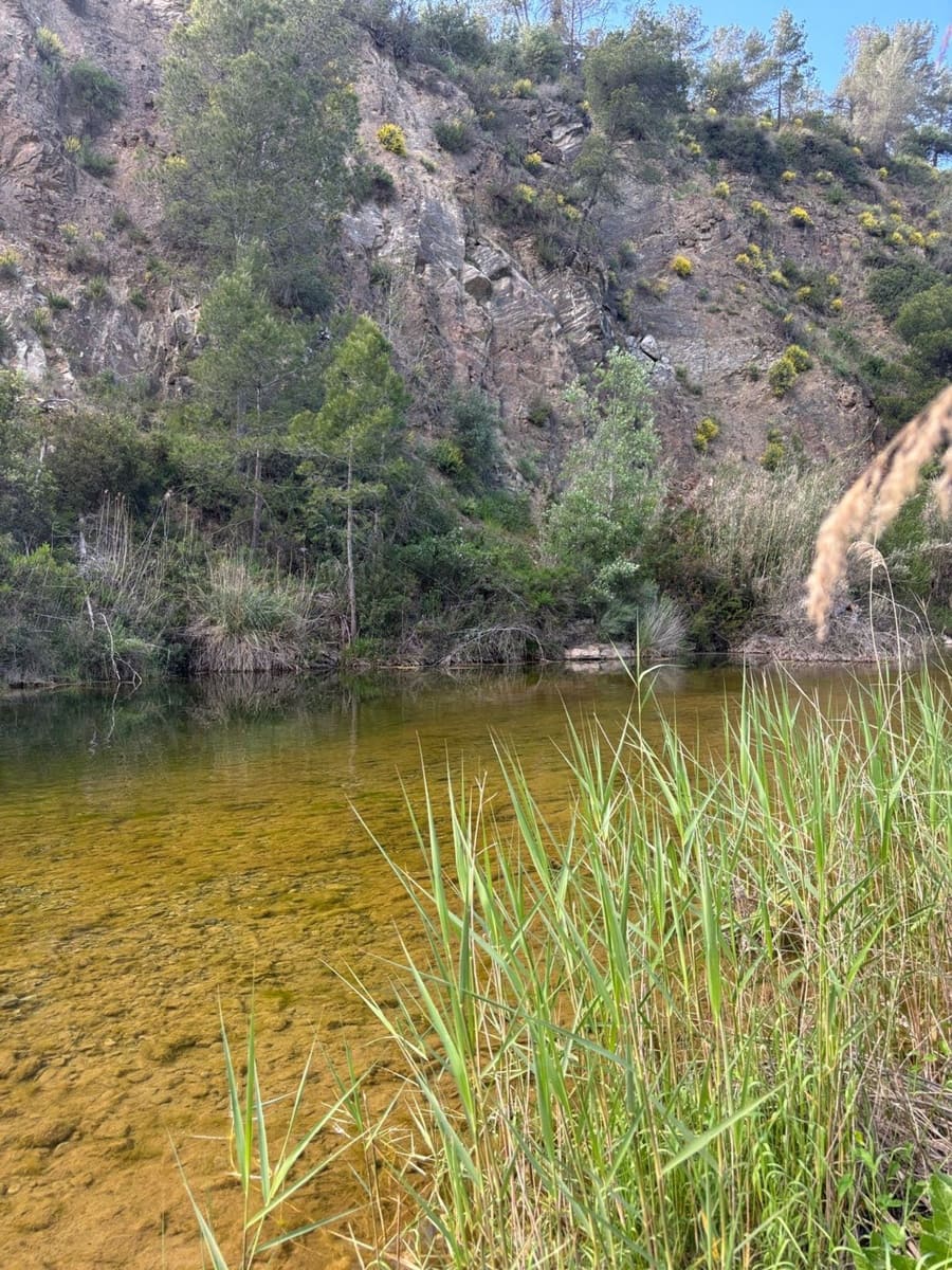 2 soveværelse Finca/Landehus til salg i El Masroig med swimmingpool garage - € 85.000 (Ref: 9248501)