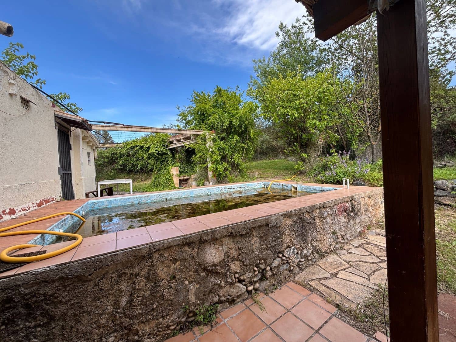 2 soveværelse Finca/Landehus til salg i El Masroig med swimmingpool garage - € 85.000 (Ref: 9248501)