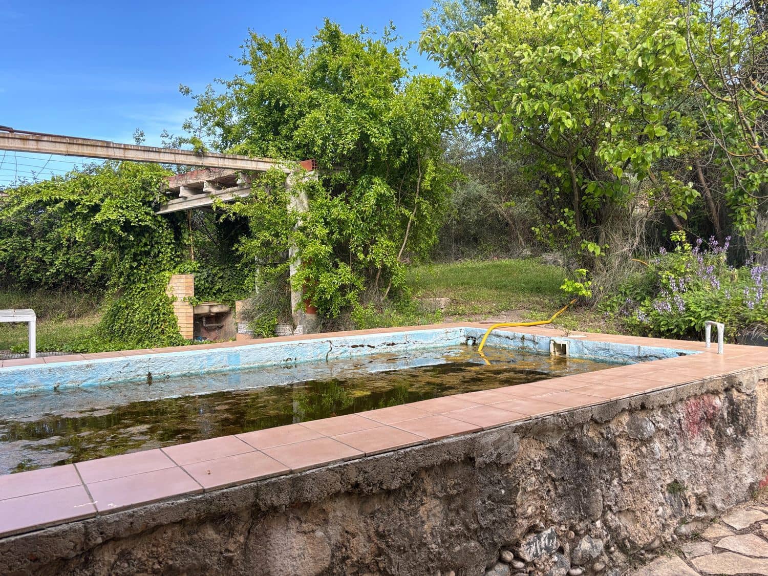 2 soveværelse Finca/Landehus til salg i El Masroig med swimmingpool garage - € 85.000 (Ref: 9248501)