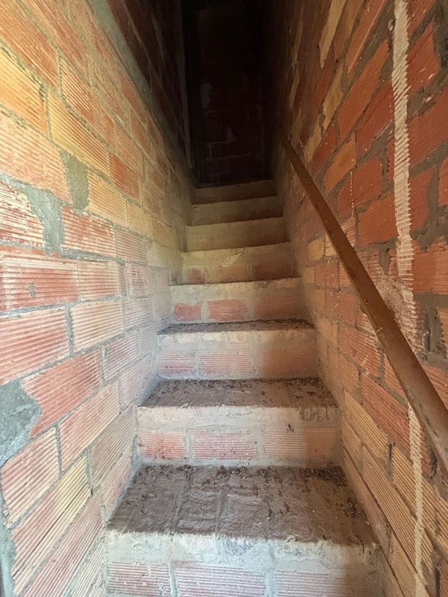 Mark till salu i Flix - 19 000 € (Ref: 9371259)