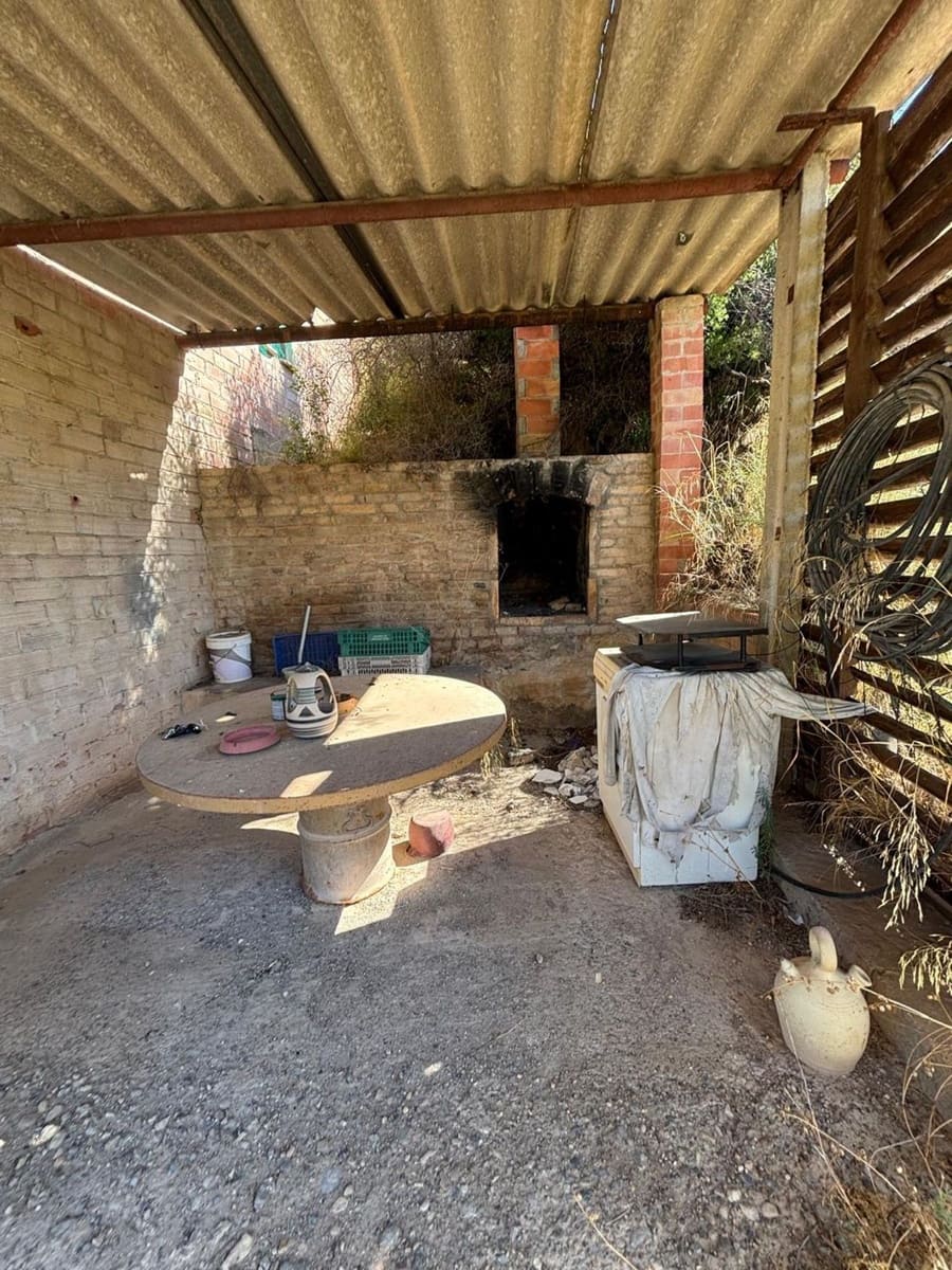 Mark till salu i Flix - 19 000 € (Ref: 9371259)