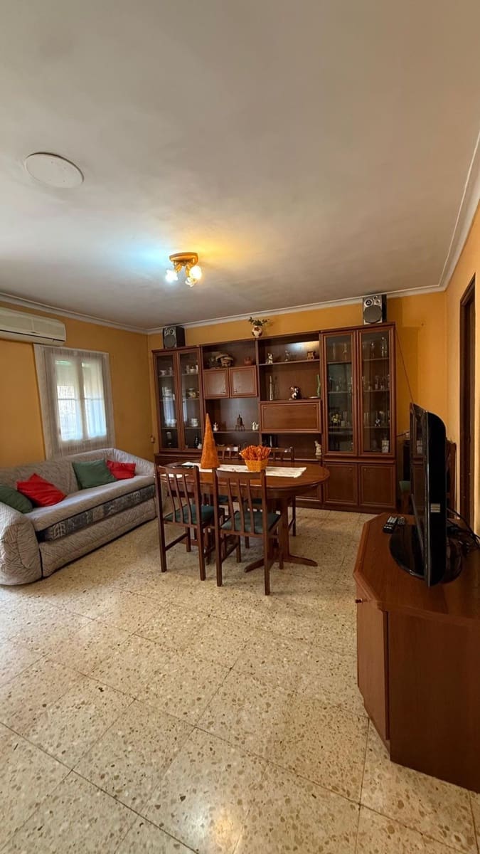 4 soverom Leilighet til salgs i Flix med garasje - € 57 000 (Ref: 9371261)