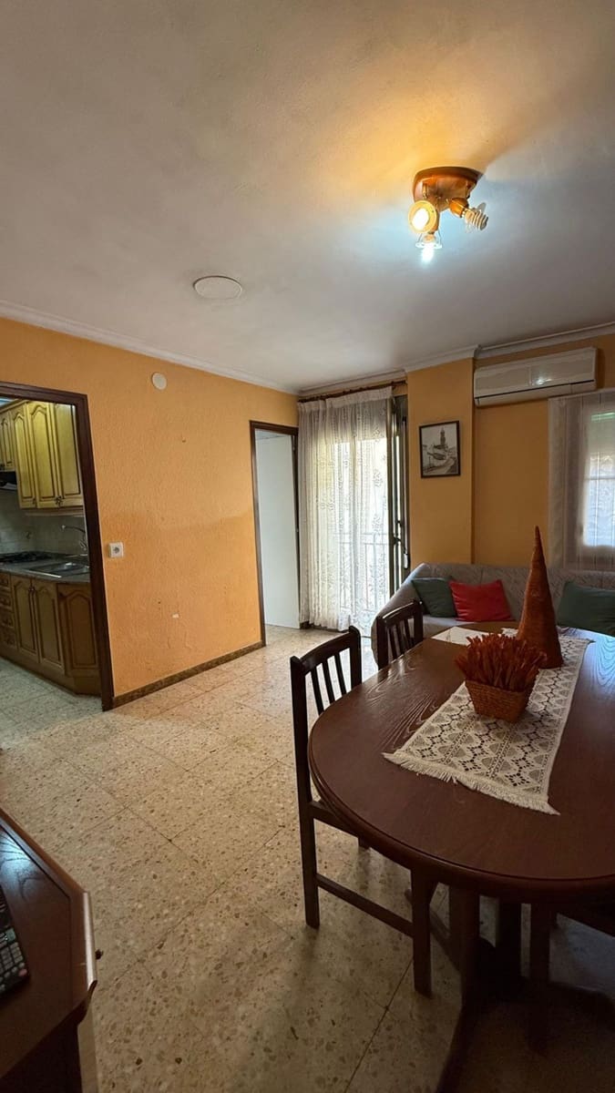 4 soverom Leilighet til salgs i Flix med garasje - € 57 000 (Ref: 9371261)