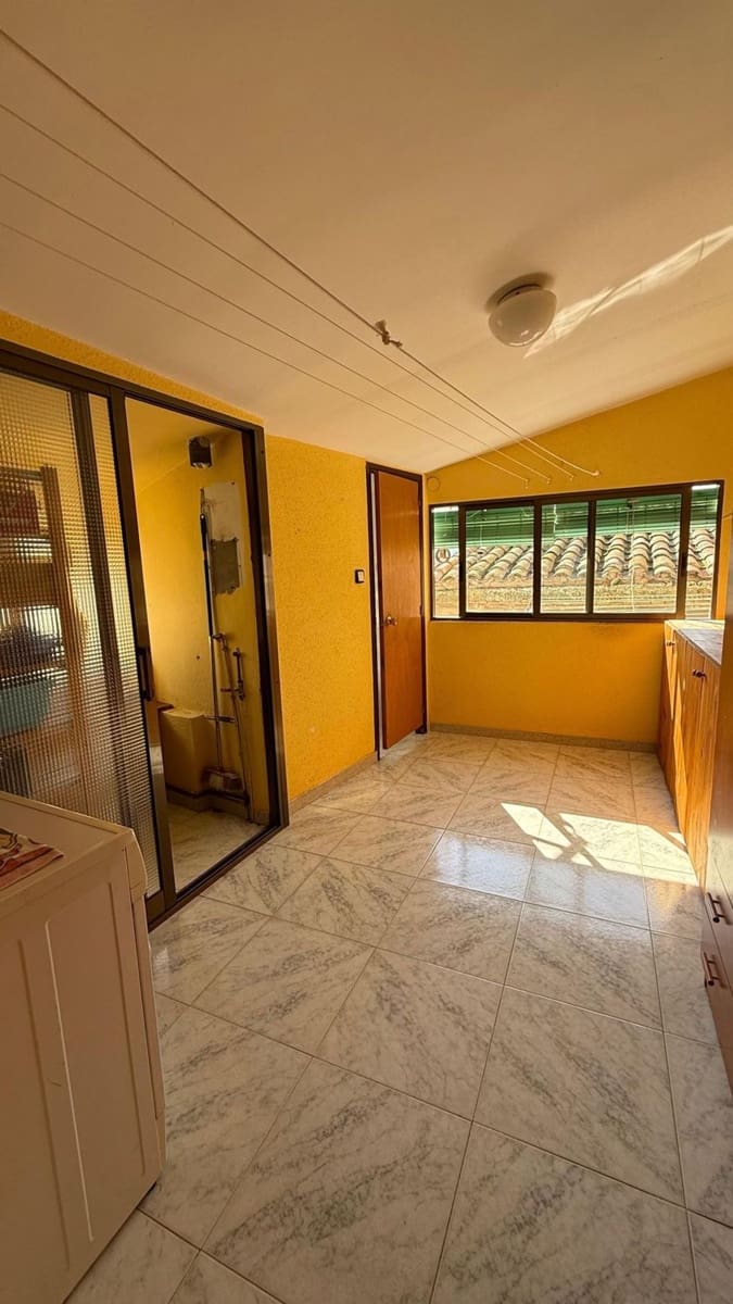 4 soverom Leilighet til salgs i Flix med garasje - € 57 000 (Ref: 9371261)