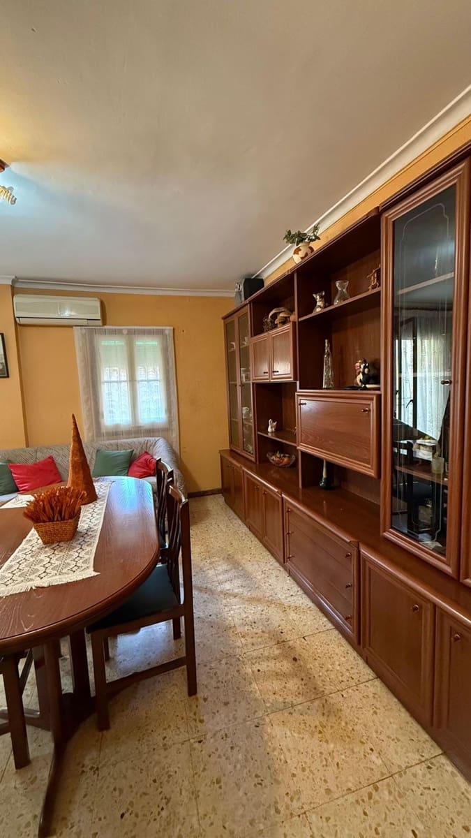 4 soverom Leilighet til salgs i Flix med garasje - € 57 000 (Ref: 9371261)