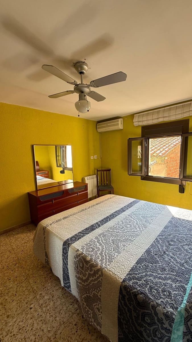 4 soverom Leilighet til salgs i Flix med garasje - € 57 000 (Ref: 9371261)