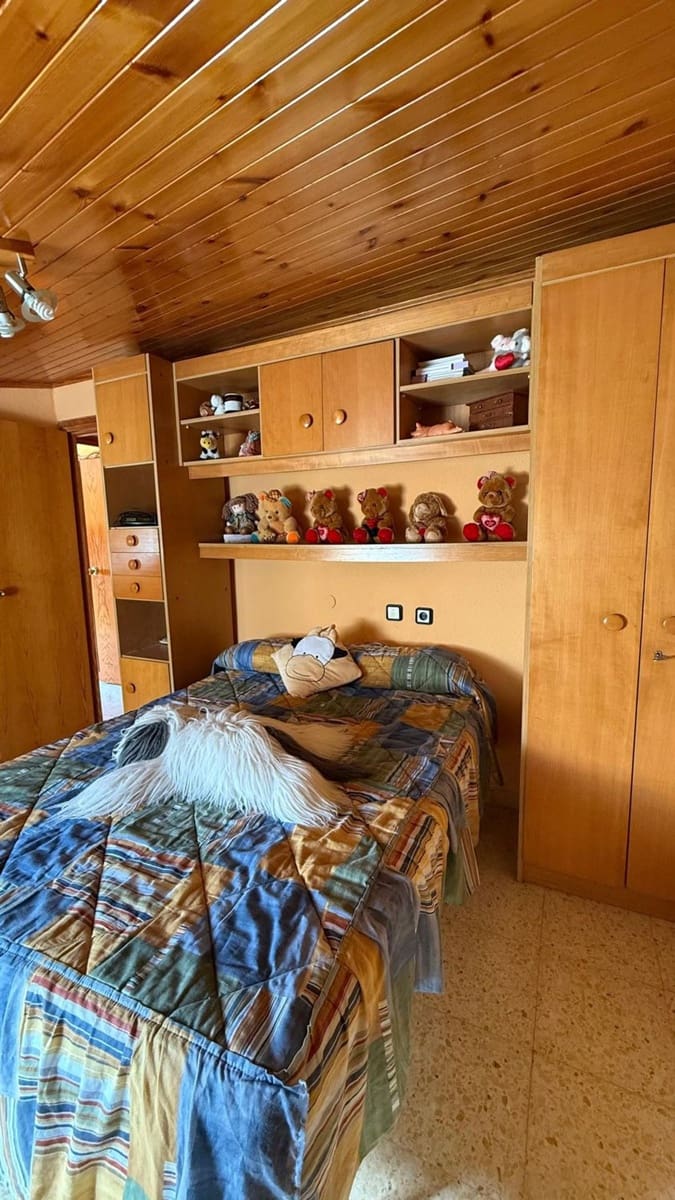 4 soverom Leilighet til salgs i Flix med garasje - € 57 000 (Ref: 9371261)