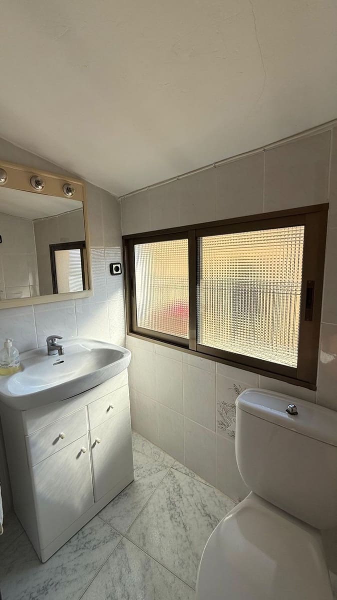 4 soverom Leilighet til salgs i Flix med garasje - € 57 000 (Ref: 9371261)