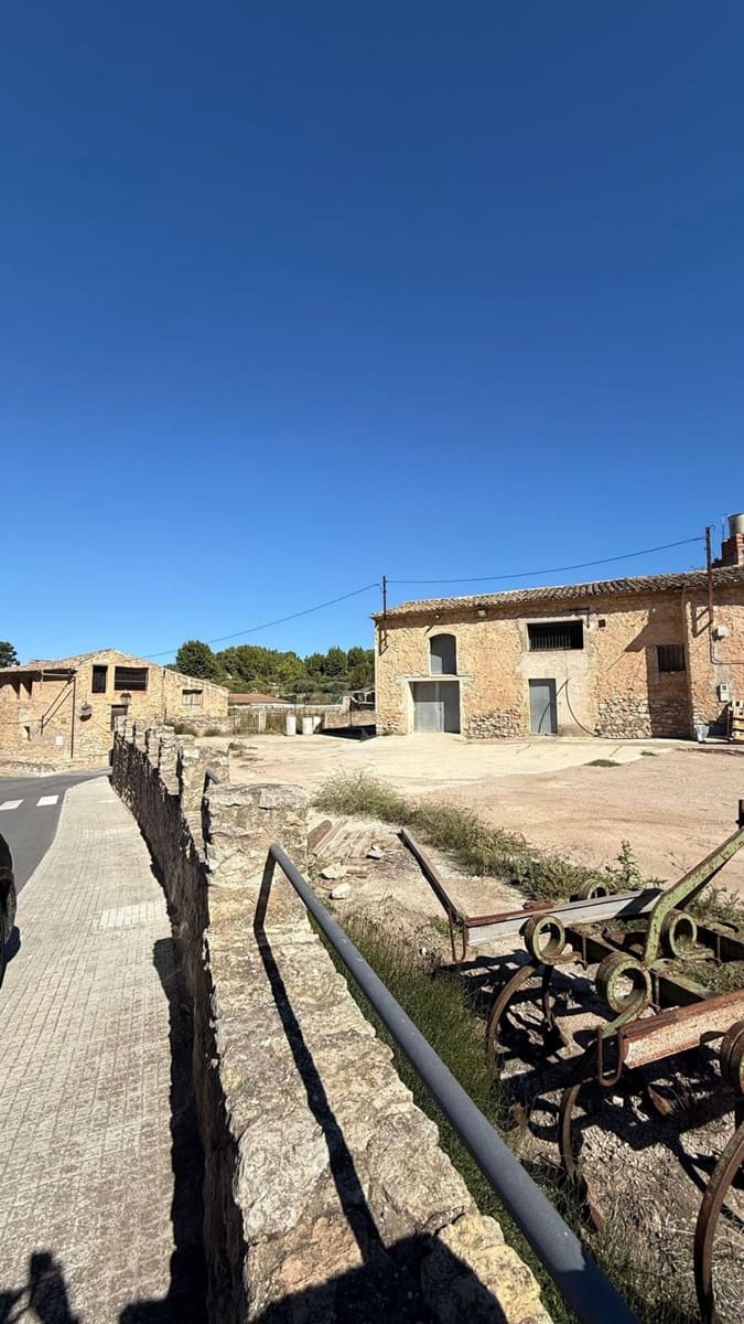 Finca/Country House for sale in Tivissa with garage - € 200,000 (Ref: 9371262)