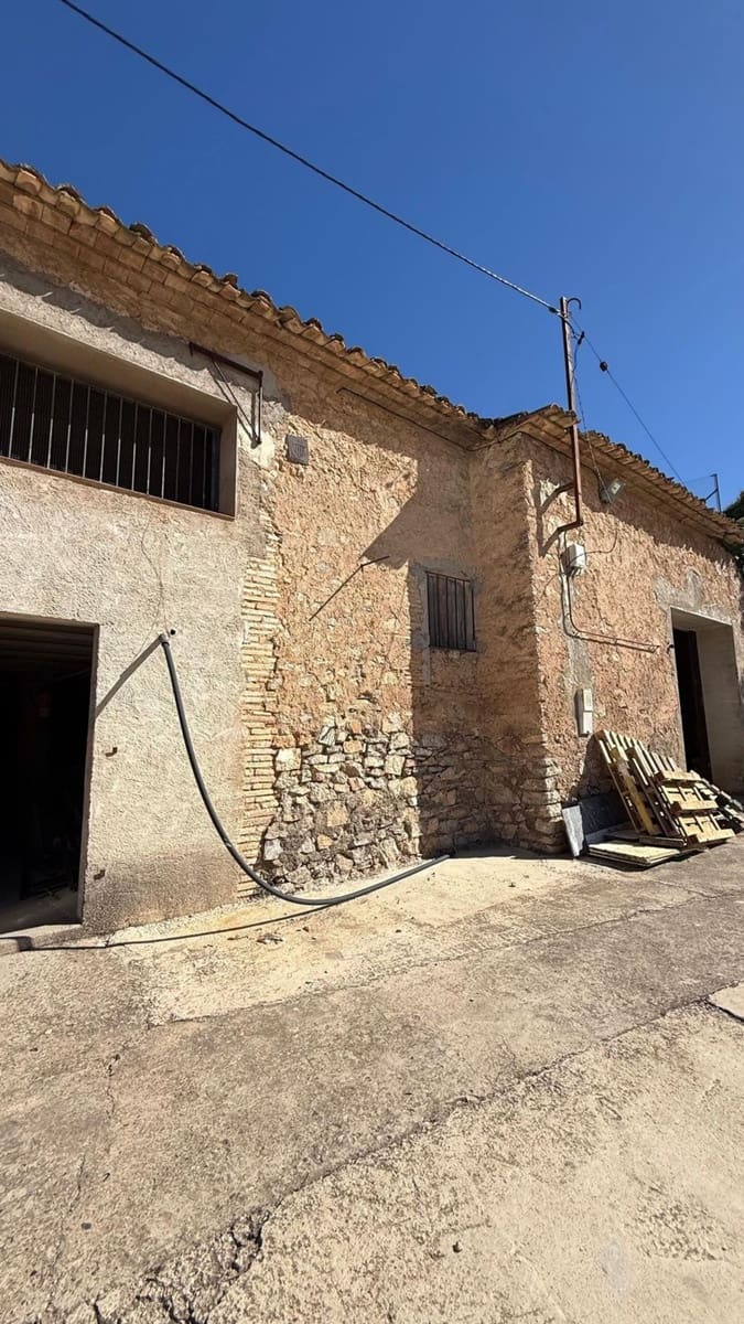 Finca/Country House for sale in Tivissa with garage - € 200,000 (Ref: 9371262)