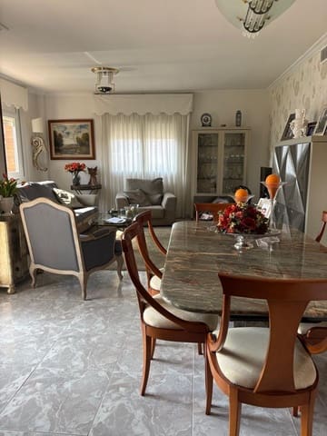 5 soverom Leilighet til salgs i Flix med garasje - € 176 000 (Ref: 9371264)