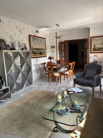 5 soverom Leilighet til salgs i Flix med garasje - € 176 000 (Ref: 9371264)