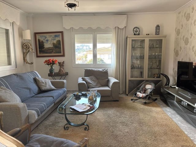 5 soverom Leilighet til salgs i Flix med garasje - € 176 000 (Ref: 9371264)