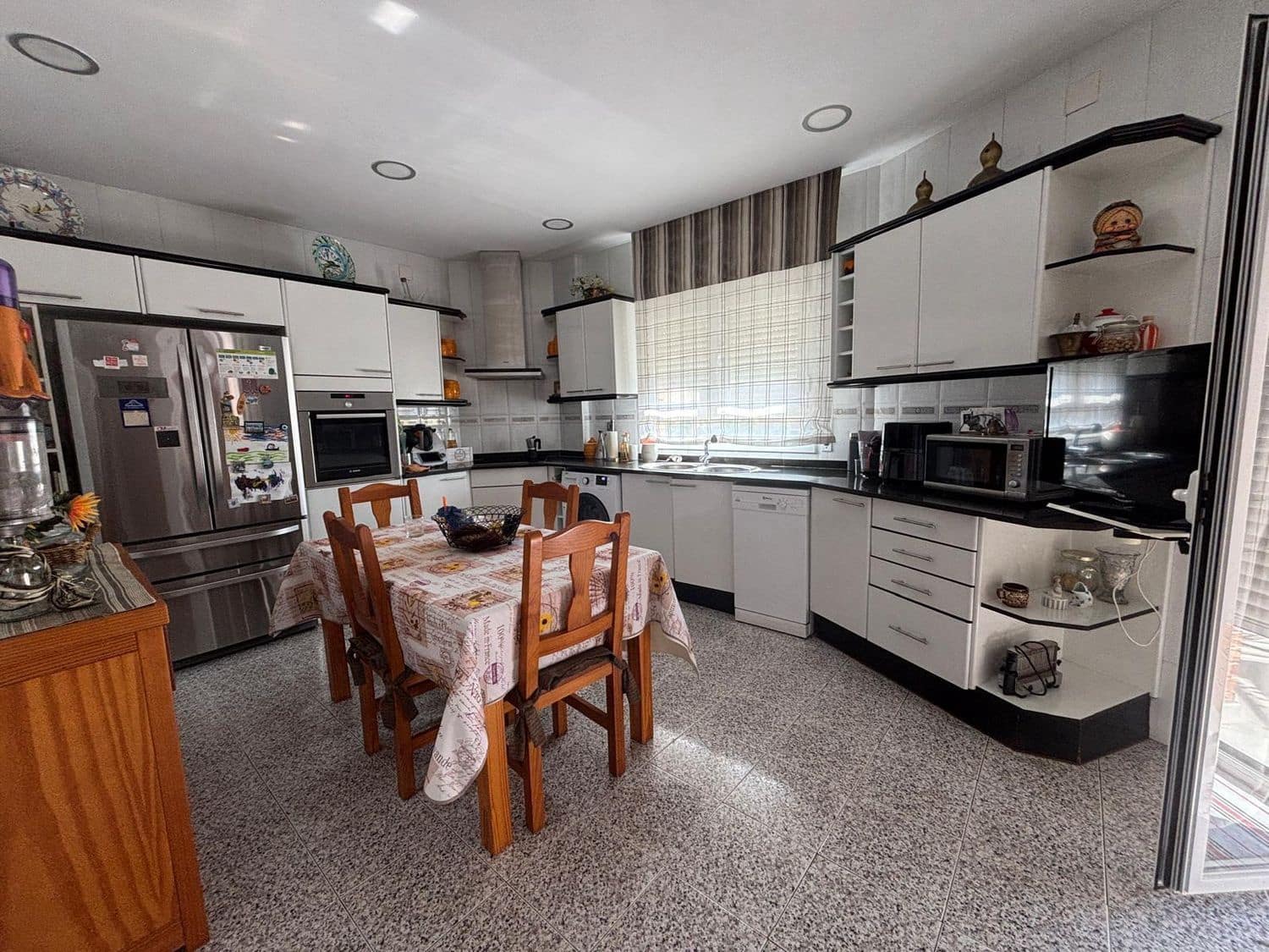 5 soveværelse Lejlighed til salg i Flix med garage - € 176.000 (Ref: 9371264)