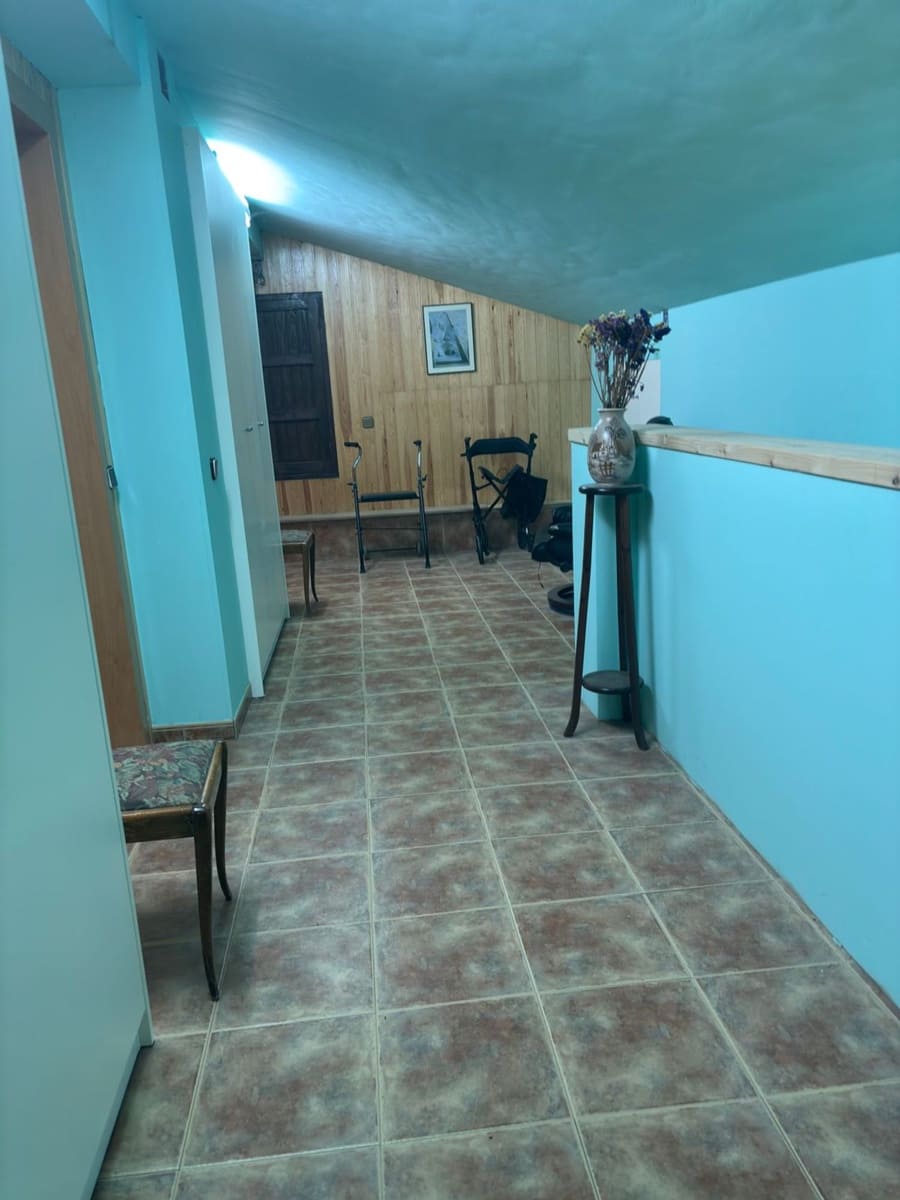 7 slaapkamer Finca/Landhuis te koop in Flix met zwembad garage - € 260.000 (Ref: 9371265)