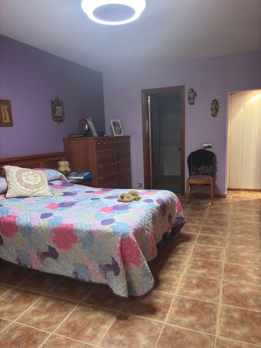 7 slaapkamer Finca/Landhuis te koop in Flix met zwembad garage - € 260.000 (Ref: 9371265)