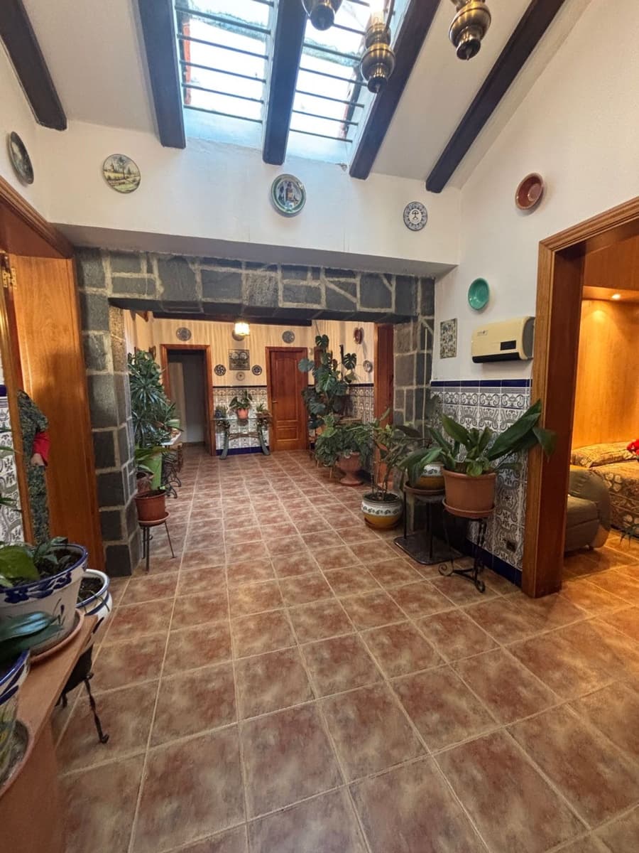 7 slaapkamer Finca/Landhuis te koop in Flix met zwembad garage - € 260.000 (Ref: 9371265)