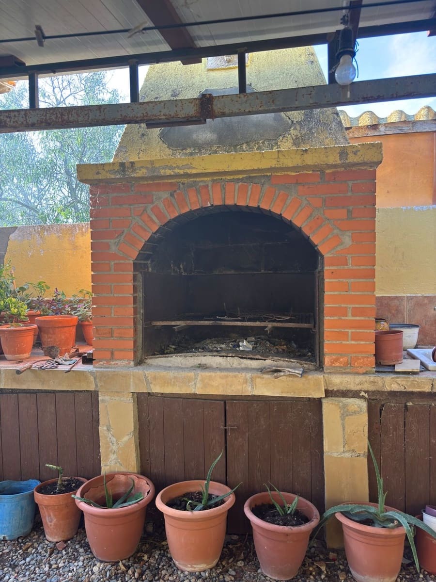 7 slaapkamer Finca/Landhuis te koop in Flix met zwembad garage - € 260.000 (Ref: 9371265)