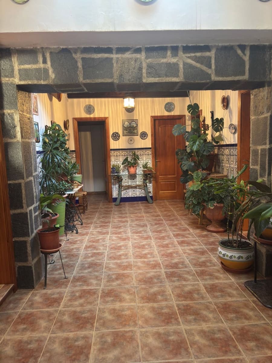 7 slaapkamer Finca/Landhuis te koop in Flix met zwembad garage - € 260.000 (Ref: 9371265)