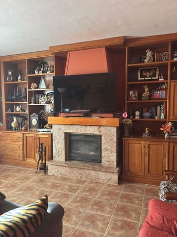 7 slaapkamer Finca/Landhuis te koop in Flix met zwembad garage - € 260.000 (Ref: 9371265)