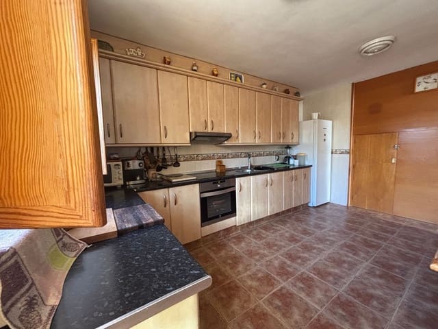 7 slaapkamer Finca/Landhuis te koop in Flix met zwembad garage - € 260.000 (Ref: 9371265)