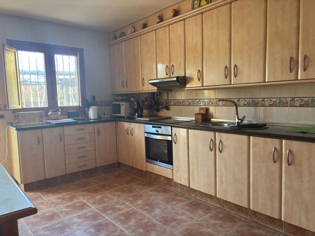 7 slaapkamer Finca/Landhuis te koop in Flix met zwembad garage - € 260.000 (Ref: 9371265)