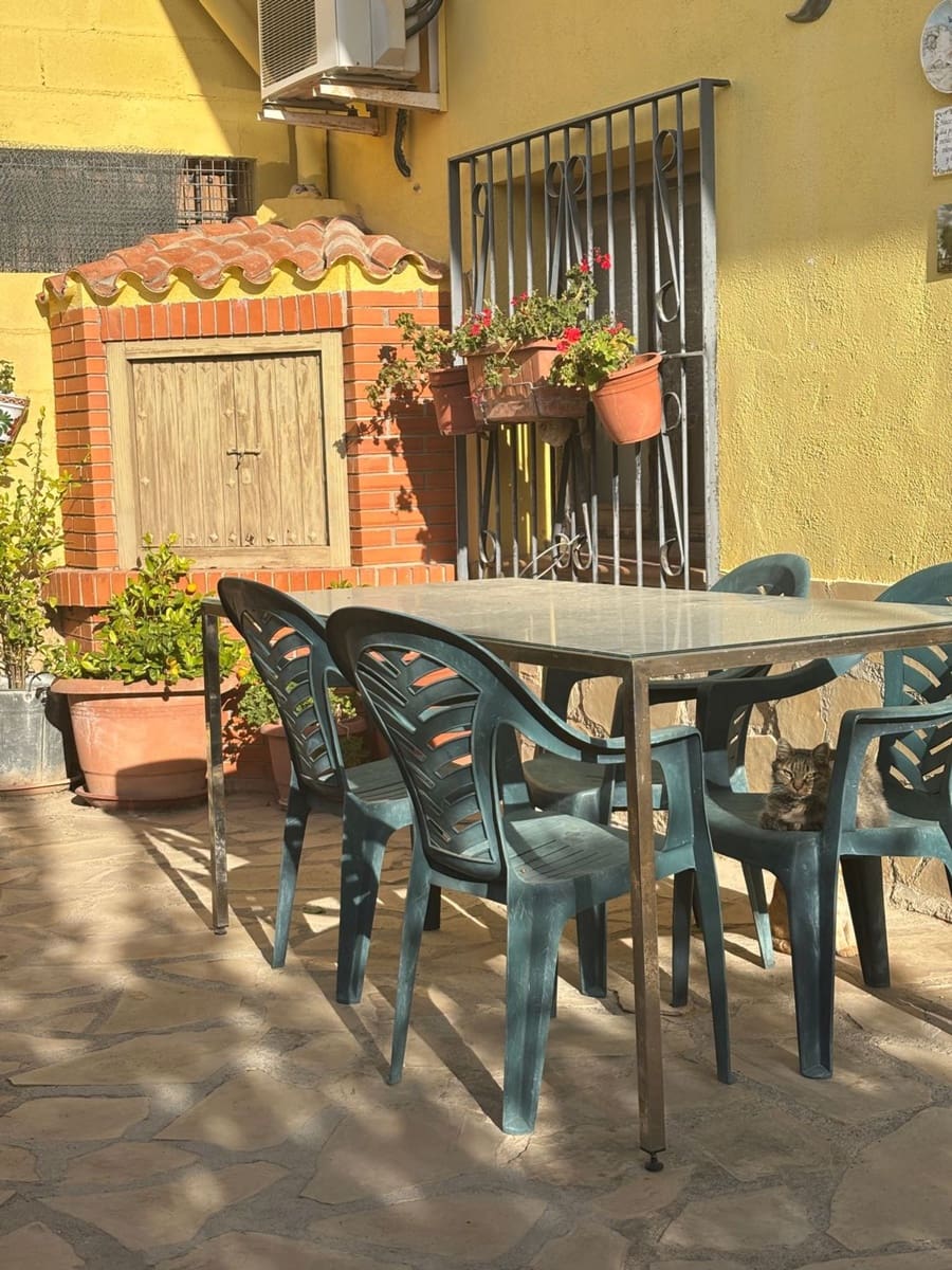 7 slaapkamer Finca/Landhuis te koop in Flix met zwembad garage - € 260.000 (Ref: 9371265)