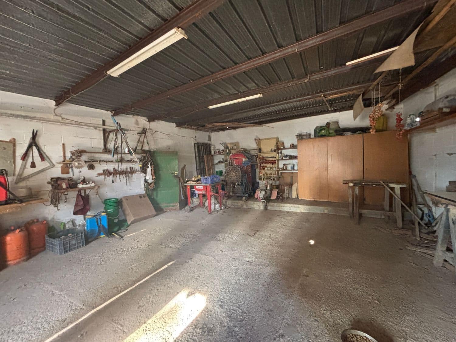 7 slaapkamer Finca/Landhuis te koop in Flix met zwembad garage - € 260.000 (Ref: 9371265)