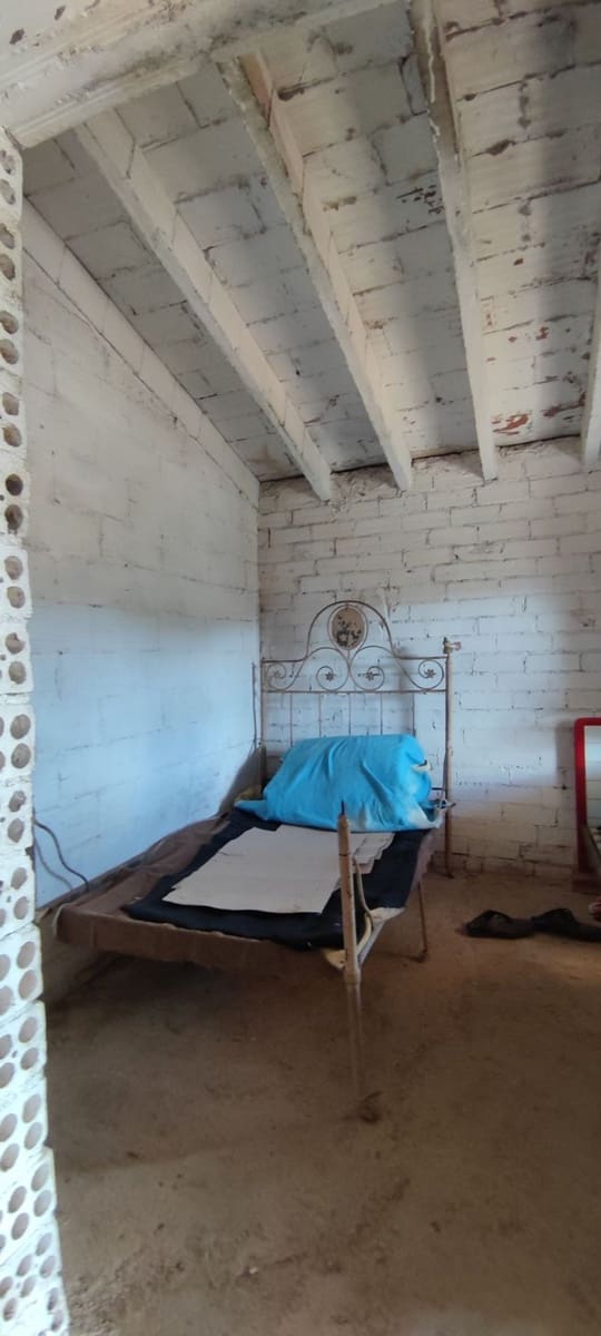 2 bedroom Finca/Country House for sale in Tivissa with garage - € 55,000 (Ref: 9371266)