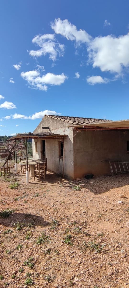 2 bedroom Finca/Country House for sale in Tivissa with garage - € 55,000 (Ref: 9371266)