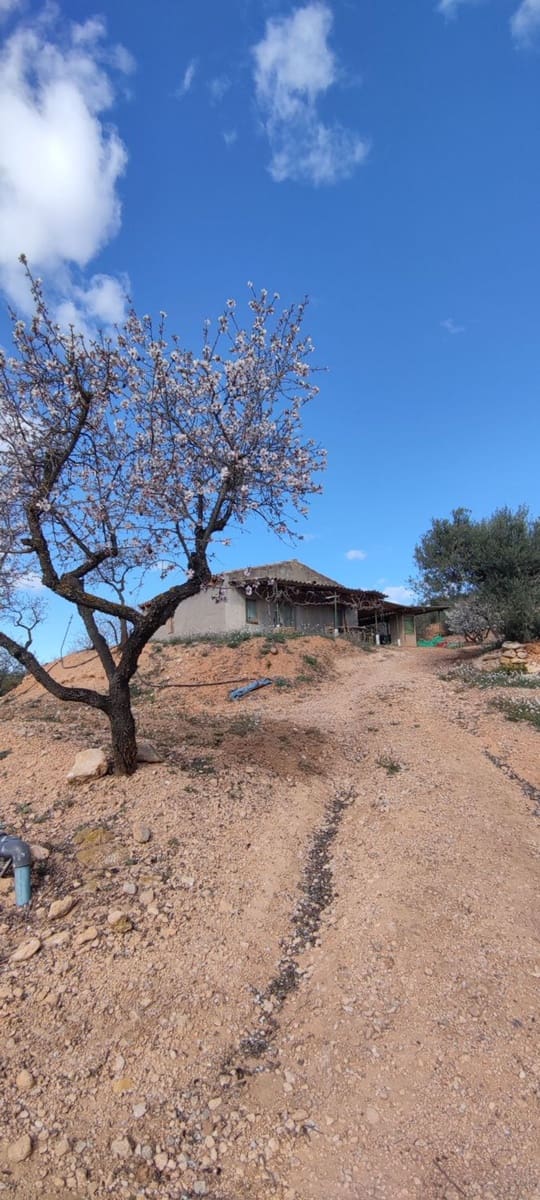 2 bedroom Finca/Country House for sale in Tivissa with garage - € 55,000 (Ref: 9371266)