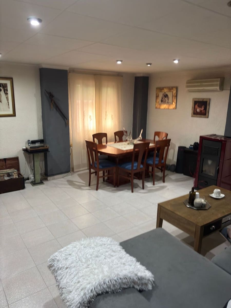 2 bedroom Finca/Country House for sale in Flix with garage - € 58,000 (Ref: 9378759)