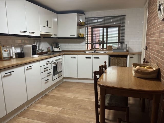 2 bedroom Finca/Country House for sale in Flix with garage - € 58,000 (Ref: 9378759)