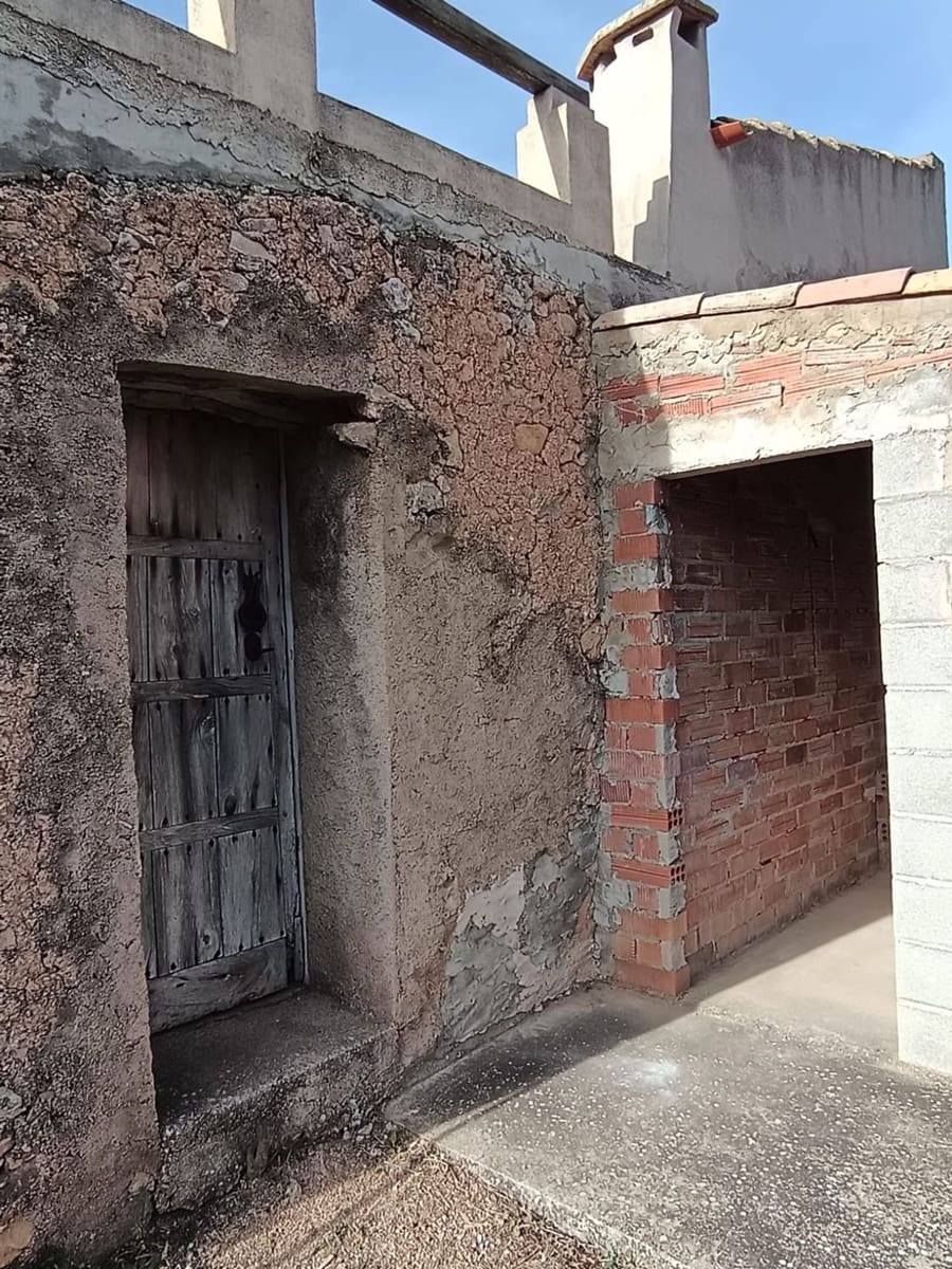 1 makuuhuone Maalaistalo myytävänä paikassa Tivissa mukana 
autotalli - 65 000 € (Ref: 9436813)