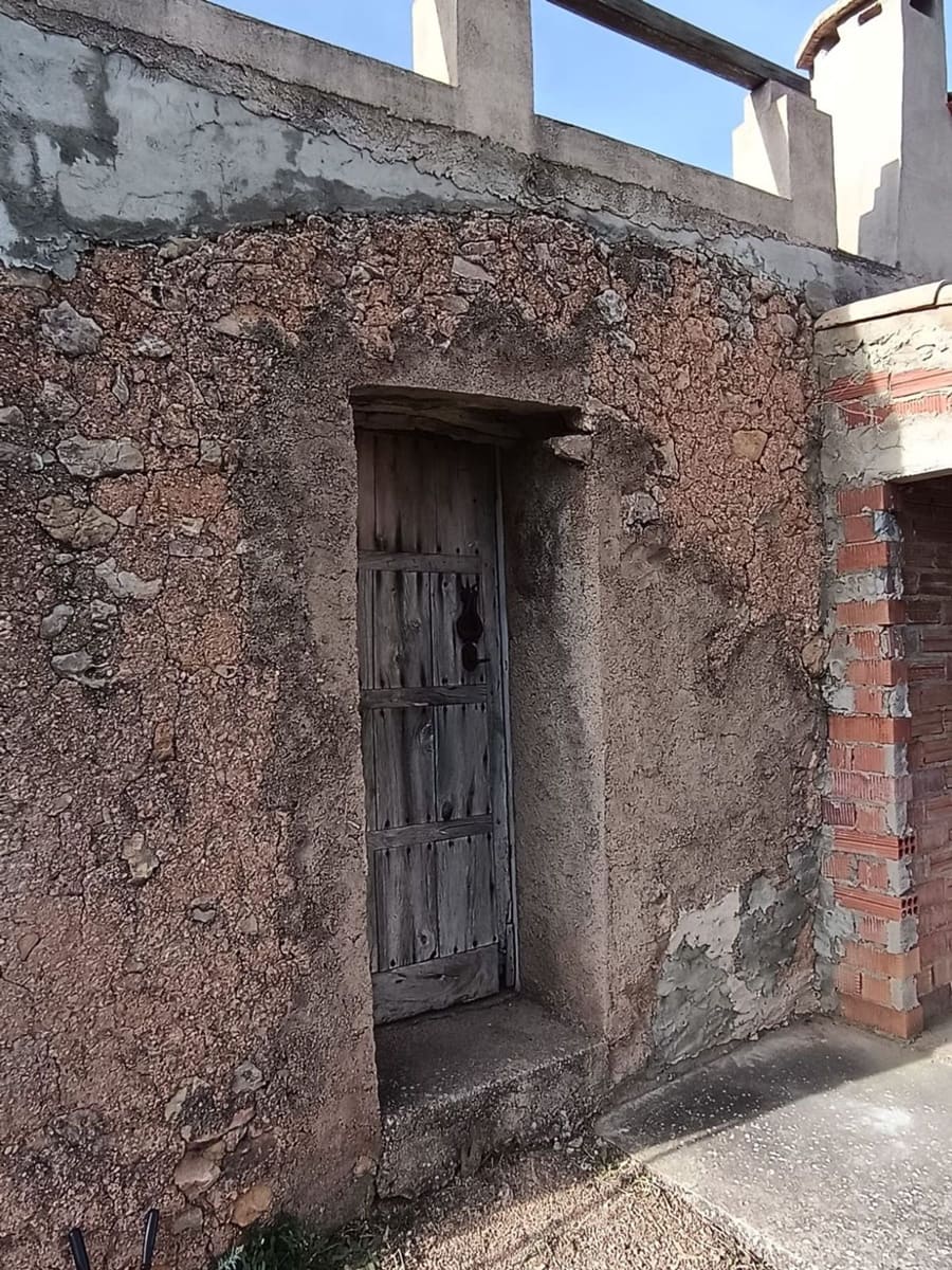 1 makuuhuone Maalaistalo myytävänä paikassa Tivissa mukana 
autotalli - 65 000 € (Ref: 9436813)