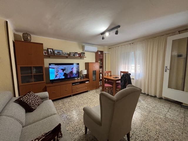 3 bedroom Finca/Country House for sale in Flix with garage - € 55,000 (Ref: 9436814)