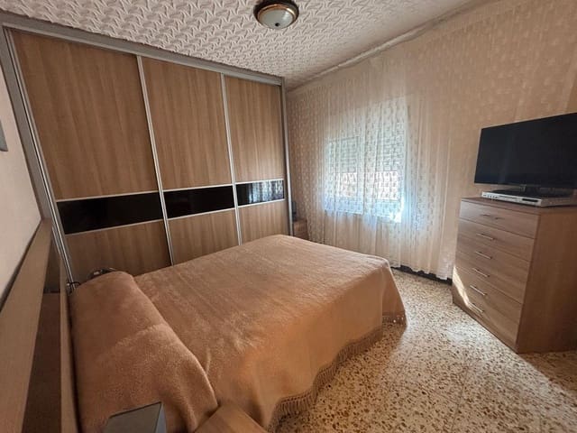 3 bedroom Finca/Country House for sale in Flix with garage - € 55,000 (Ref: 9436814)