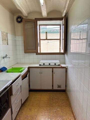 3 bedroom Finca/Country House for sale in Tivissa with garage - € 59,000 (Ref: 9513168)