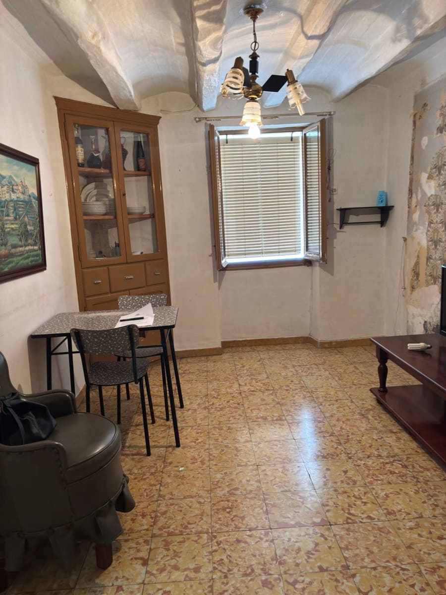 3 bedroom Finca/Country House for sale in Tivissa with garage - € 59,000 (Ref: 9513168)