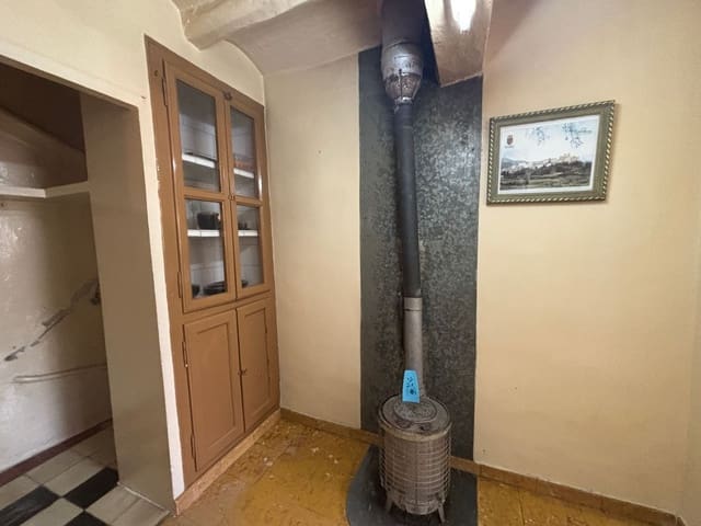 3 bedroom Finca/Country House for sale in Tivissa with garage - € 59,000 (Ref: 9513168)