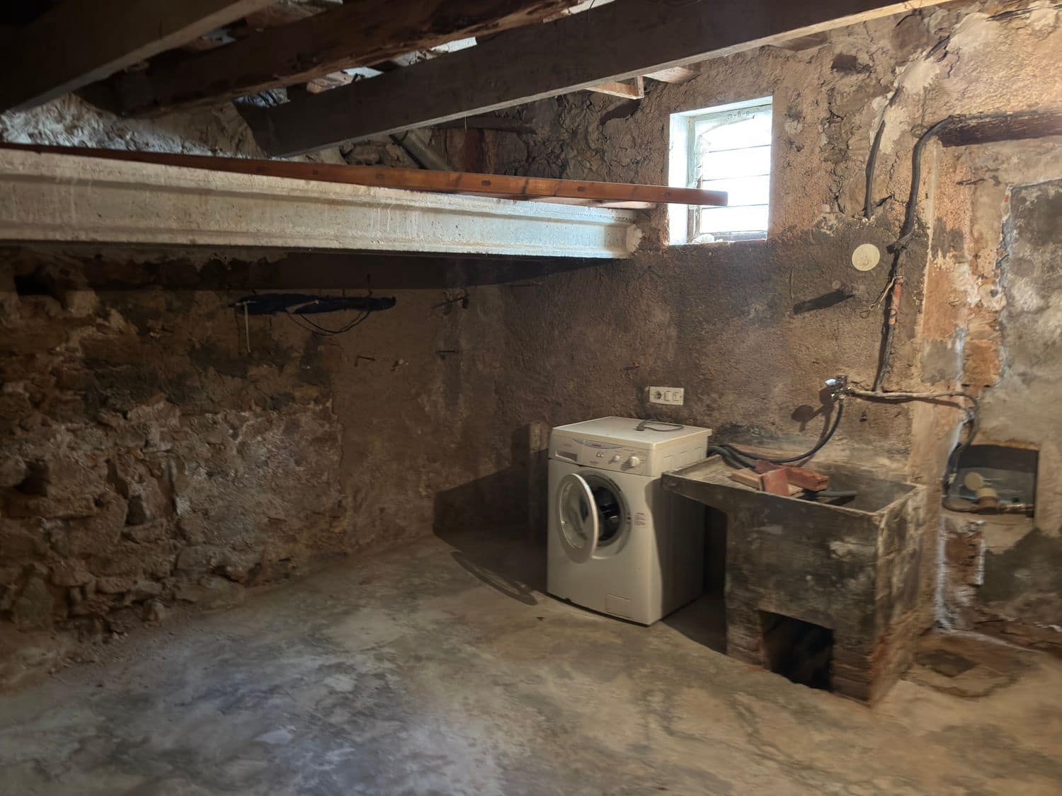 3 bedroom Finca/Country House for sale in Tivissa with garage - € 59,000 (Ref: 9513168)