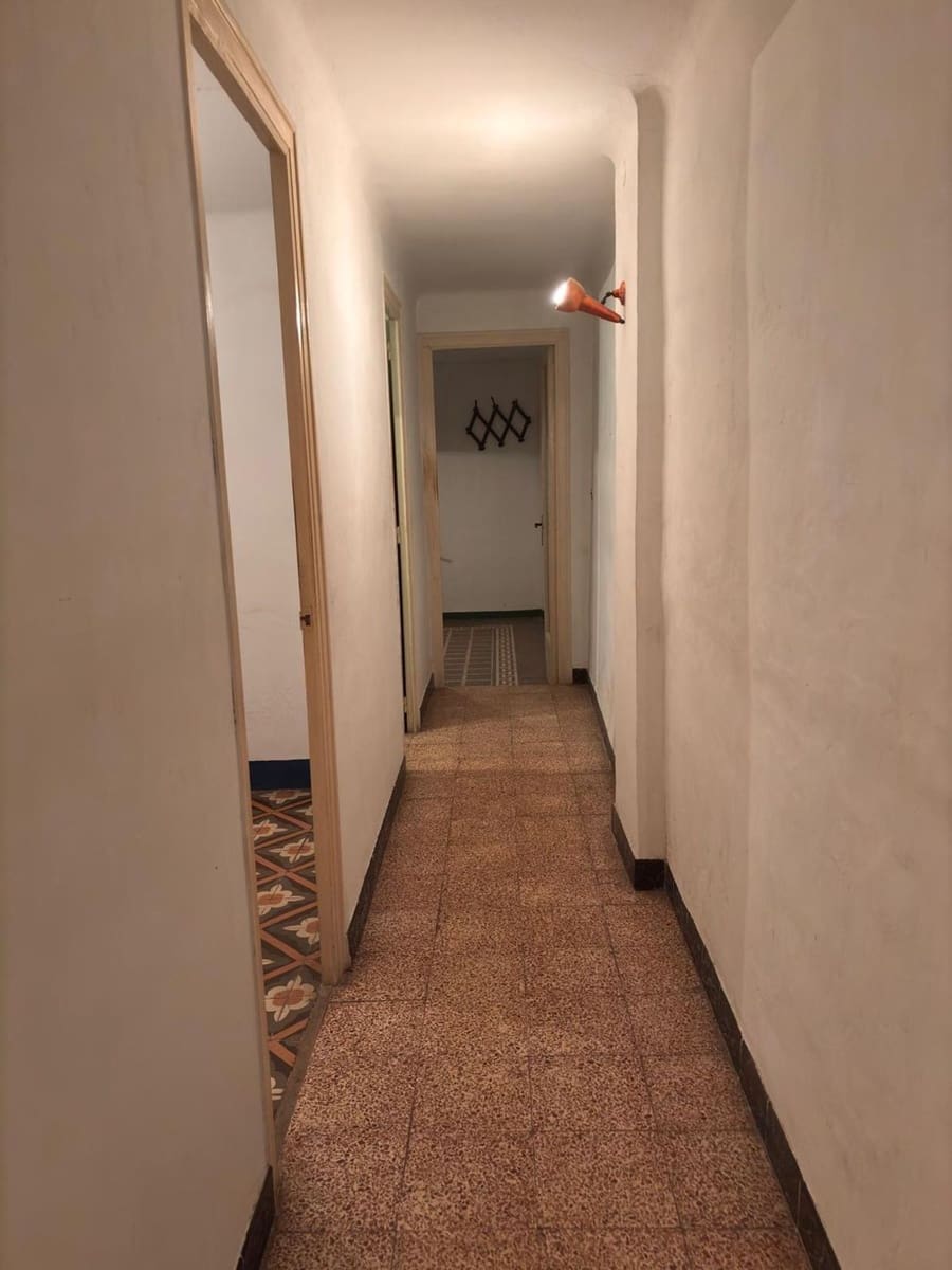 9 bedroom Finca/Country House for sale in Flix with garage - € 35,000 (Ref: 9533254)